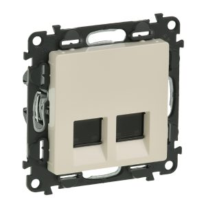 Розетка 2xRJ45 cat.5e UTP цвят крем Valena Life Legrand